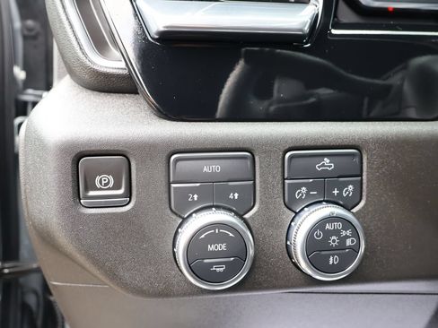 Used 2025 GMC Sierra 1500 Elevation w/ Preferred Package AWD/4WD image 13