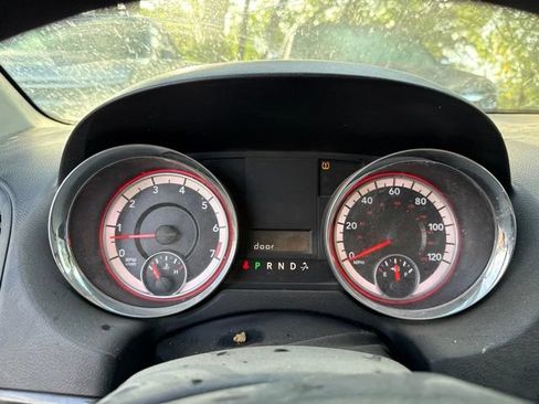 Used 2014 Dodge Grand Caravan SXT FWD image 12