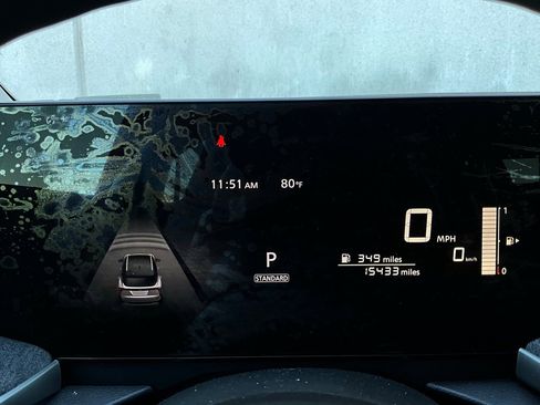 Used 2025 Nissan Kicks SV image 34