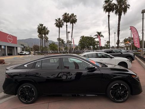 New 2026 Nissan Sentra SR w/ Floor Mat Package FWD image 4