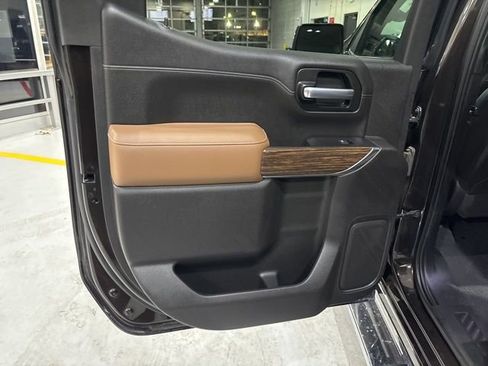 Used 2019 Chevrolet Silverado 1500 High Country w/ Z71 Off-Road Package AWD/4WD image 29