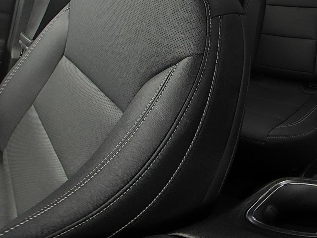 Certified 2026 Chevrolet Traverse LT AWD/4WD image 12