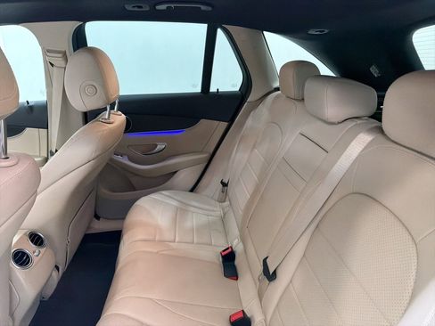 Used 2021 Mercedes-Benz GLC 300 4MATIC image 31