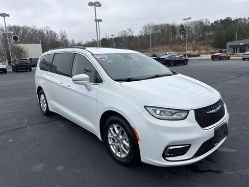 Used 2022 Chrysler Pacifica Touring-L FWD image 1