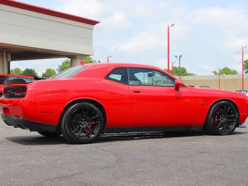 Used 2019 Dodge Challenger R/T Scat Pack w/ Shaker Package RWD image 3