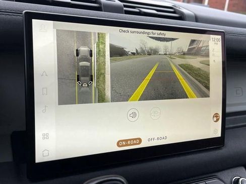 Used 2022 Land Rover Defender 110 X-Dynamic SE AWD/4WD image 36