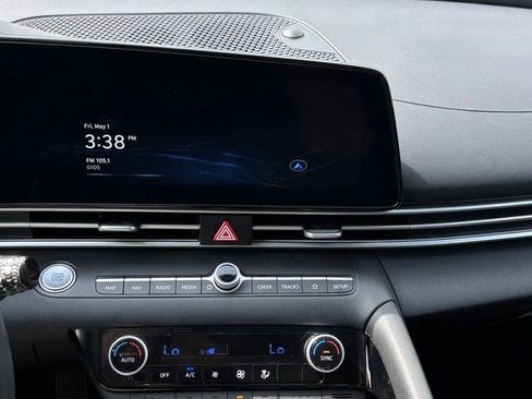 Used 2025 Hyundai Elantra Limited FWD image 16