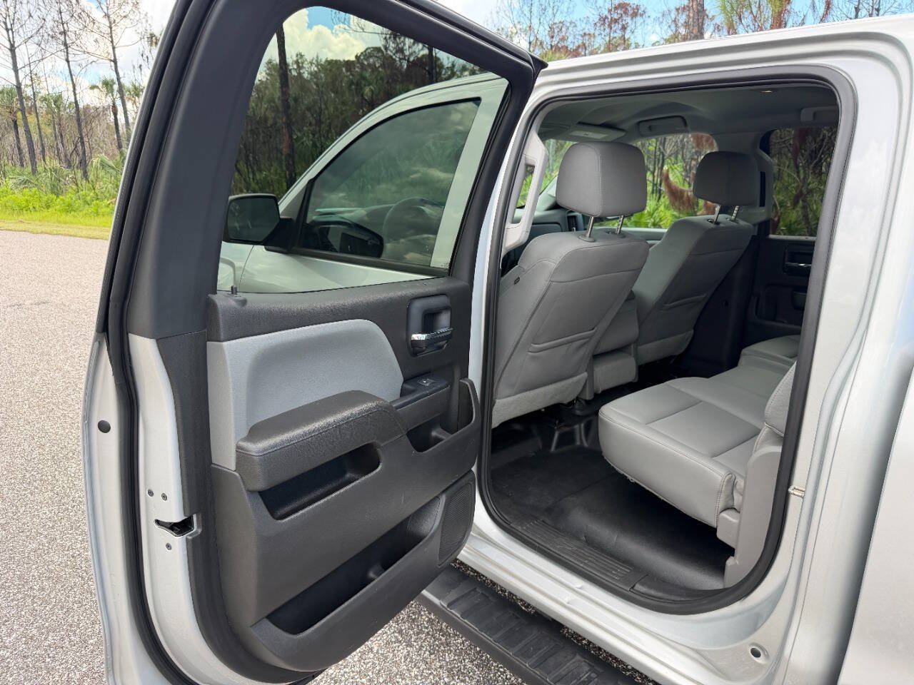 Used 2018 Chevrolet Silverado 1500 W/T w/ Special Service Package AWD/4WD image 17