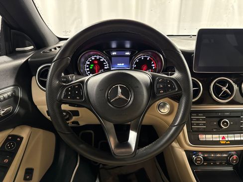 Used 2018 Mercedes-Benz CLA 250 4MATIC image 31
