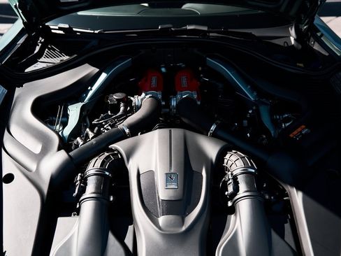 Used 2022 Ferrari Roma image 16