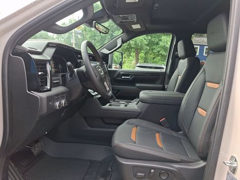 New 2026 GMC Sierra 2500 AT4 w/ AT4 Premium Plus Package AWD/4WD image 13
