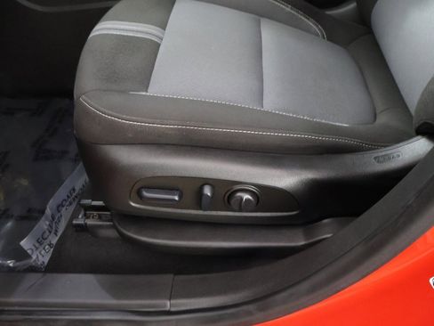 Used 2023 Chevrolet Blazer LT image 28