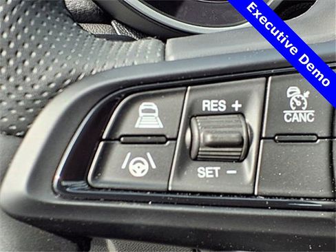 New 2025 Alfa Romeo Giulia Veloce w/ Veloce Package Rwd image 22