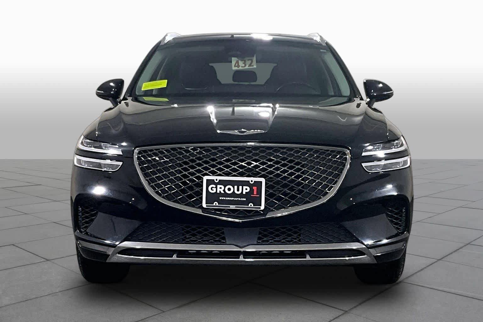 Used 2023 Genesis GV70 2.5T AWD/4WD image 3