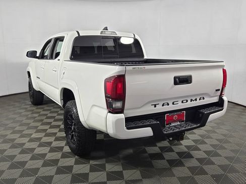 Used 2022 Toyota Tacoma SR5 w/ Technology Package RWD image 11