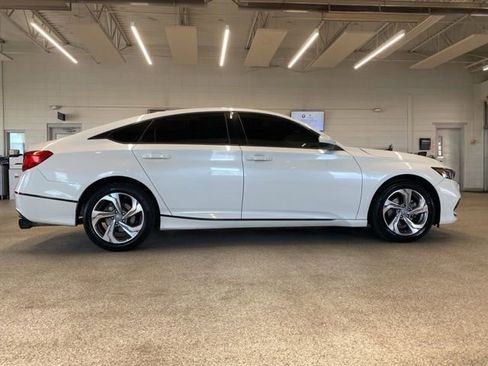 Used 2018 Honda Accord EX image 4