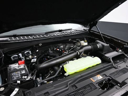 New 2025 Ford Expedition Active image 10