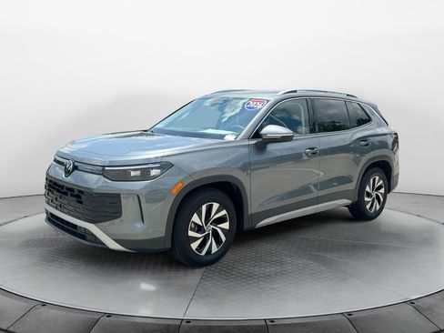 Used 2026 Volkswagen Tiguan S FWD image 3
