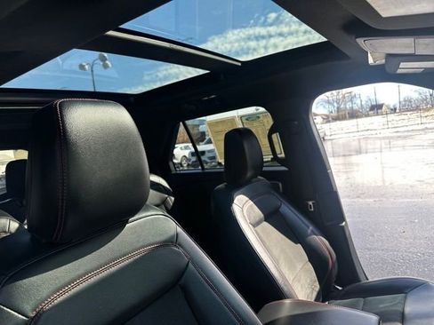 Used 2023 Ford Explorer ST-Line w/ Class IV Trailer Tow Package image 40