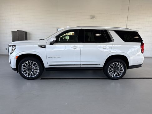 Used 2024 GMC Yukon Denali Ultimate AWD/4WD image 2