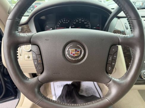 Used 2009 Cadillac DTS w/ Trunk Convenience Package FWD image 17