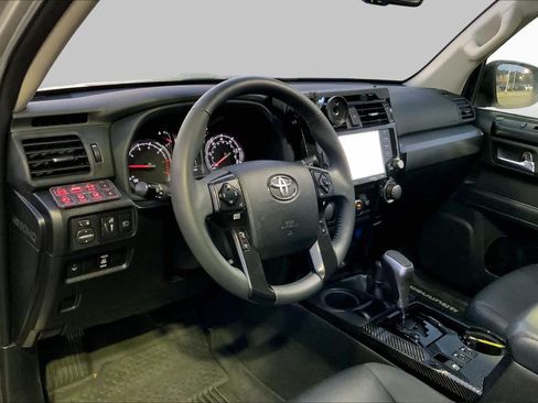 Used 2020 Toyota 4Runner TRD Off-Road Premium w/ Moonroof Package AWD/4WD image 17