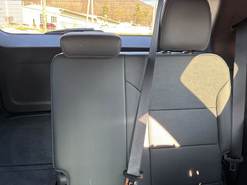 Used 2025 Buick Enclave Preferred image 14