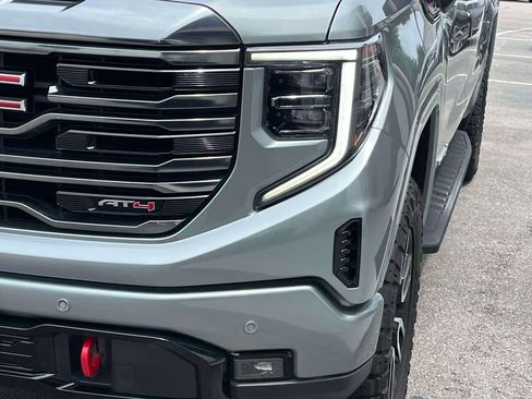 Used 2024 GMC Sierra 1500 AT4 w/ Technology Package AWD/4WD image 9