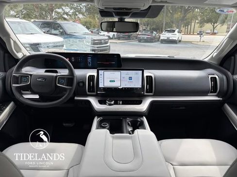 New 2026 Ford Expedition Active image 14