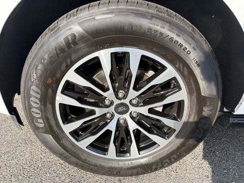 Used 2025 Ford Expedition Max Platinum AWD/4WD image 11