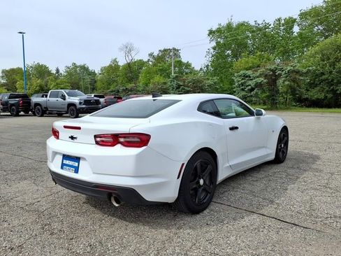 Used 2022 Chevrolet Camaro LT RWD image 7