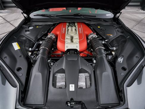 Used 2022 Ferrari 812 GTS image 19