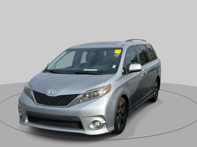 Used 2017 Toyota Sienna SE Premium FWD image 6