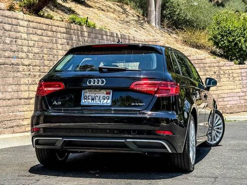 Used 2018 Audi A3 e-tron Premium FWD image 18