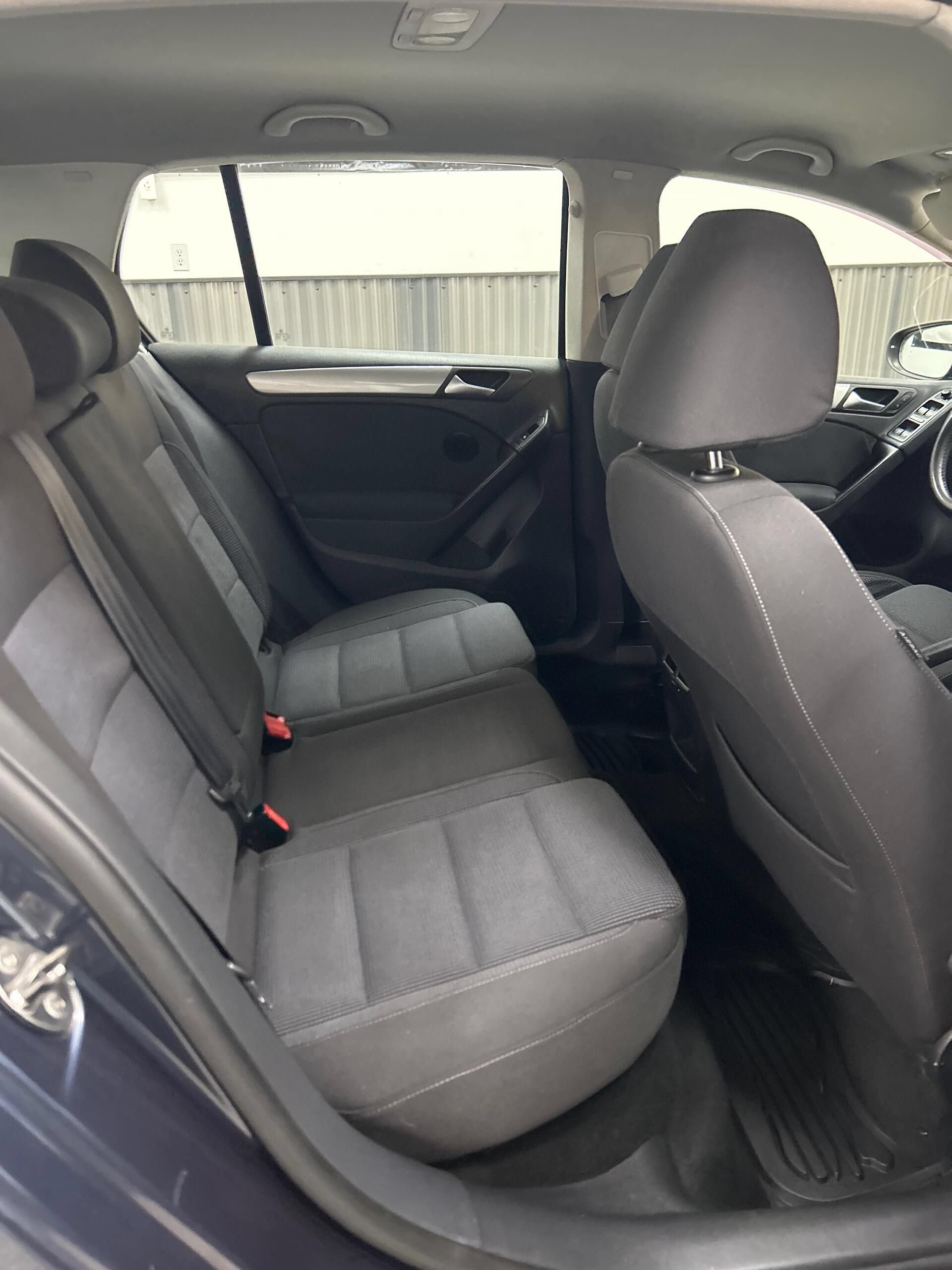Used 2012 Volkswagen Golf TDI FWD image 12