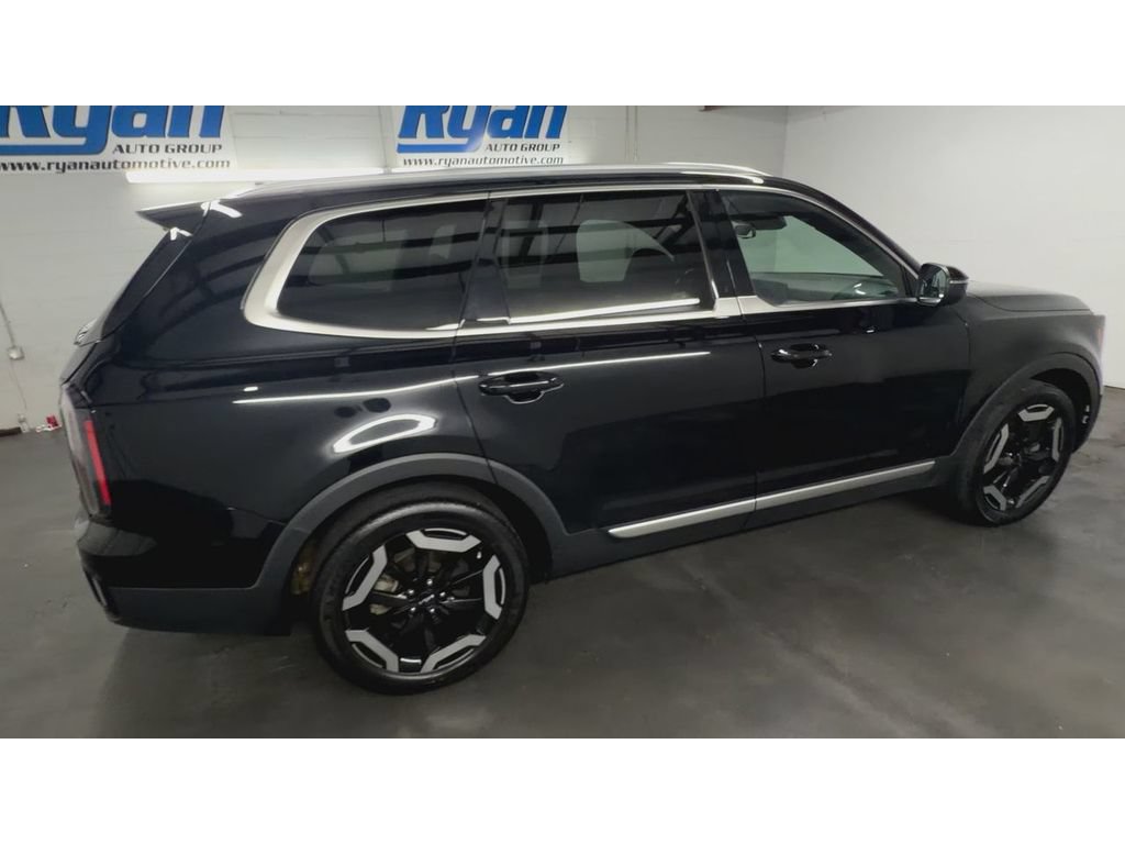 Used 2023 Kia Telluride EX w/ EX Captain's Chair Package AWD/4WD image 9
