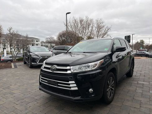 Used 2019 Toyota Highlander XLE image 26