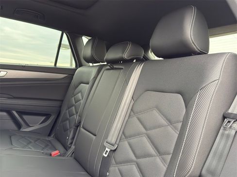 New 2026 Volkswagen Atlas Cross Sport SE image 25