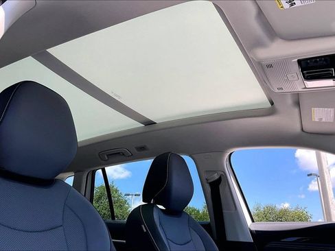 Certified 2026 Volkswagen Tiguan SE w/ Panoramic Sunroof Package FWD image 22