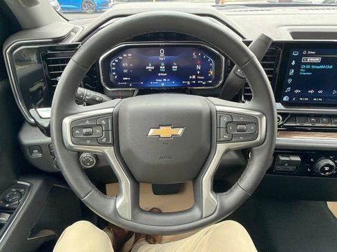 Used 2026 Chevrolet Silverado 1500 LT AWD/4WD image 25
