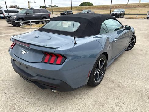 Used 2025 Ford Mustang Premium RWD image 10