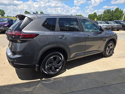 Used 2026 Nissan Rogue SV FWD image 13