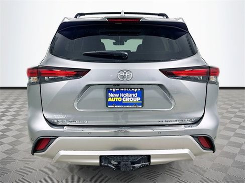 New 2026 Toyota Highlander Platinum image 5