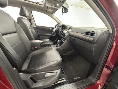 Used 2018 Volkswagen Tiguan SEL image 41