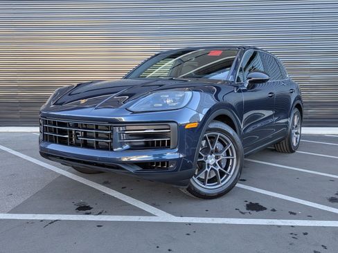 Certified 2025 Porsche Cayenne image 1