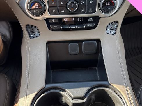 Used 2019 GMC Yukon XL SLT w/ Open Road Package RWD image 14
