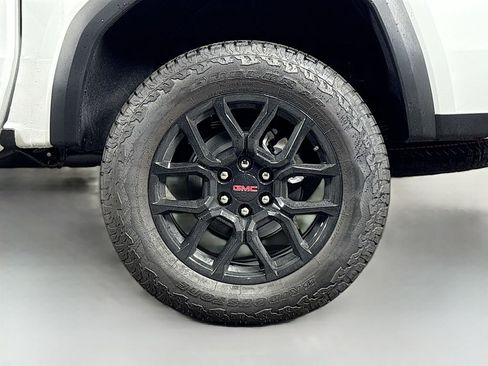 New 2025 GMC Canyon Elevation w/ Convenience Package image 32