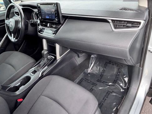 Used 2022 Toyota Corolla Cross LE AWD/4WD image 13