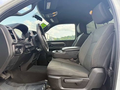 Used 2024 RAM 2500 Tradesman w/ Chrome Appearance Group image 20