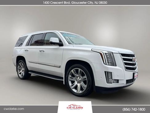 Used 2017 Cadillac Escalade Premium Luxury image 4